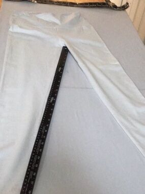 Fig & Blu size medium white high rise leggings with control top panel at waist
